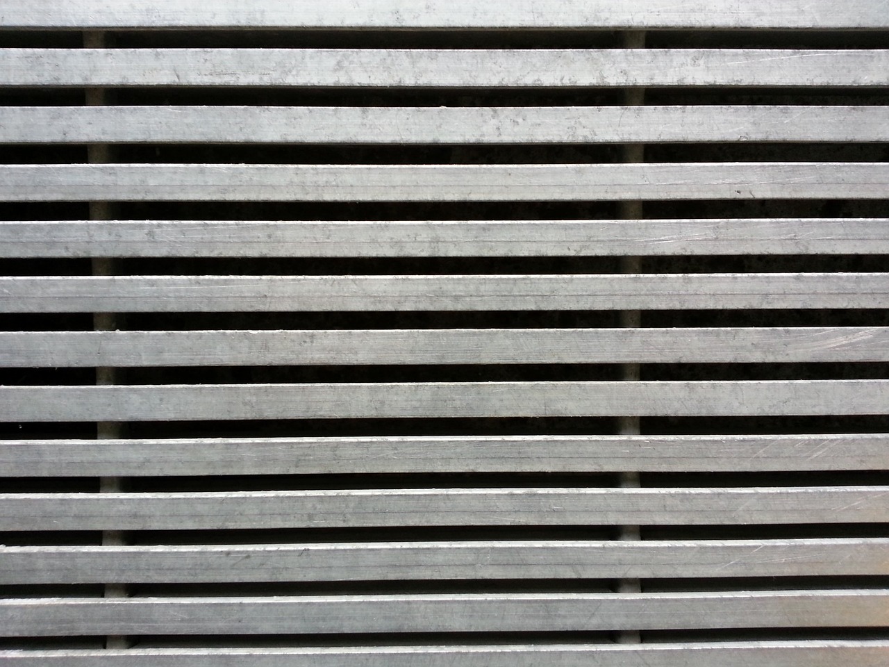 现代工业与建筑中的坚固防线，不锈钢网的应用与优势