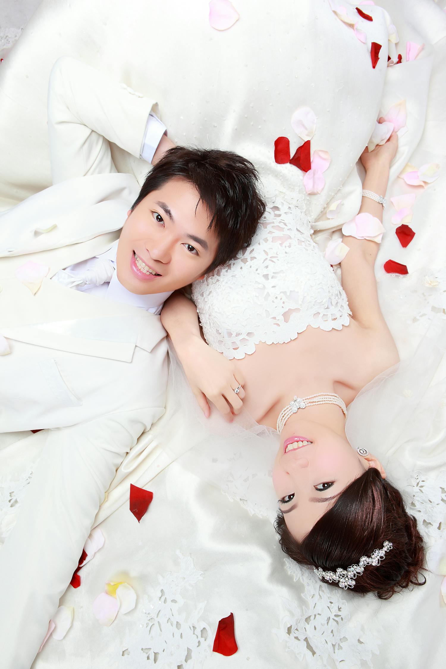浪漫优雅，婚宴晚礼服完美融合的浪漫风情