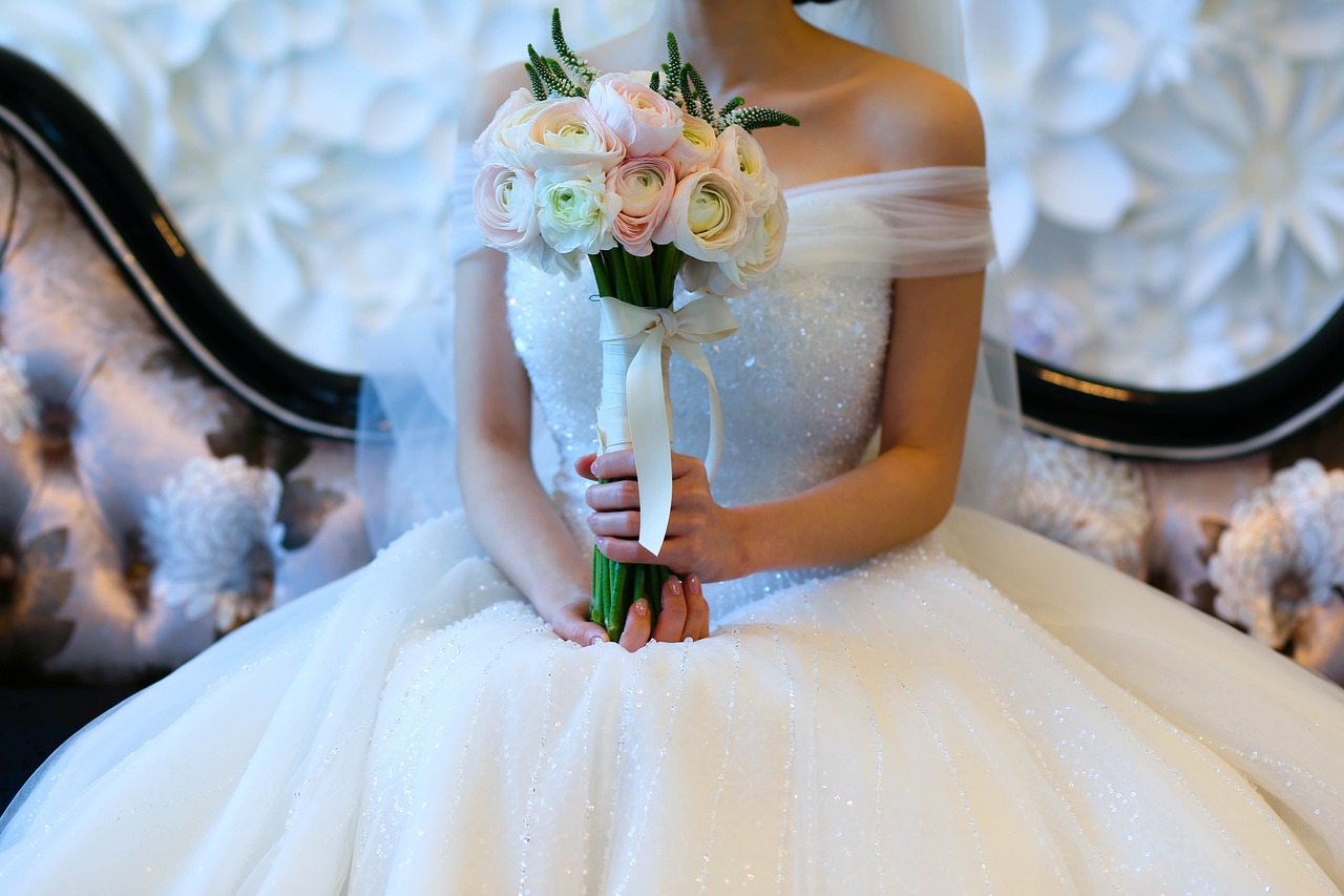 优雅与传统的完美融合，婚礼婆婆的时尚装扮