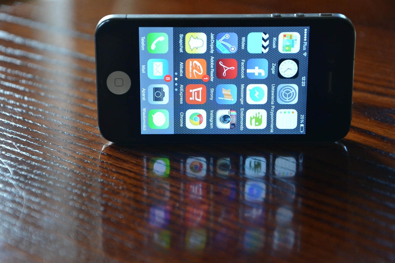 经典对决，iPhone 4与iPhone 4s的深度对比