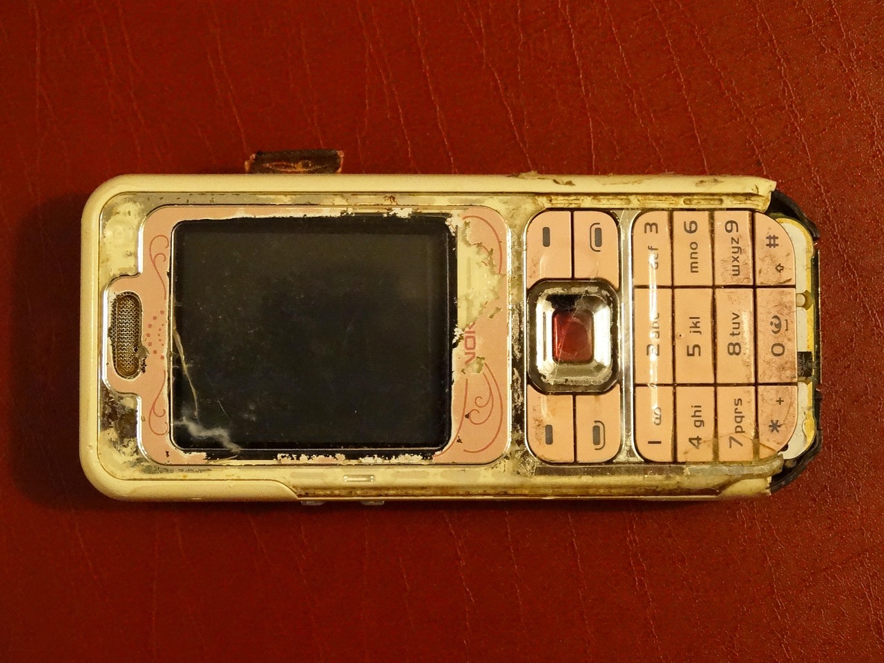 诺基亚808 PureView，重塑摄影与智能的经典之作