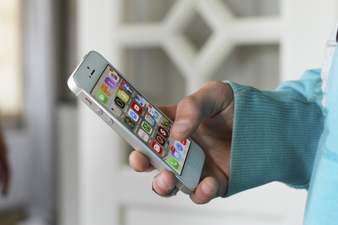 iPhone 4S在中国，科技与市场的交织史与价格变迁