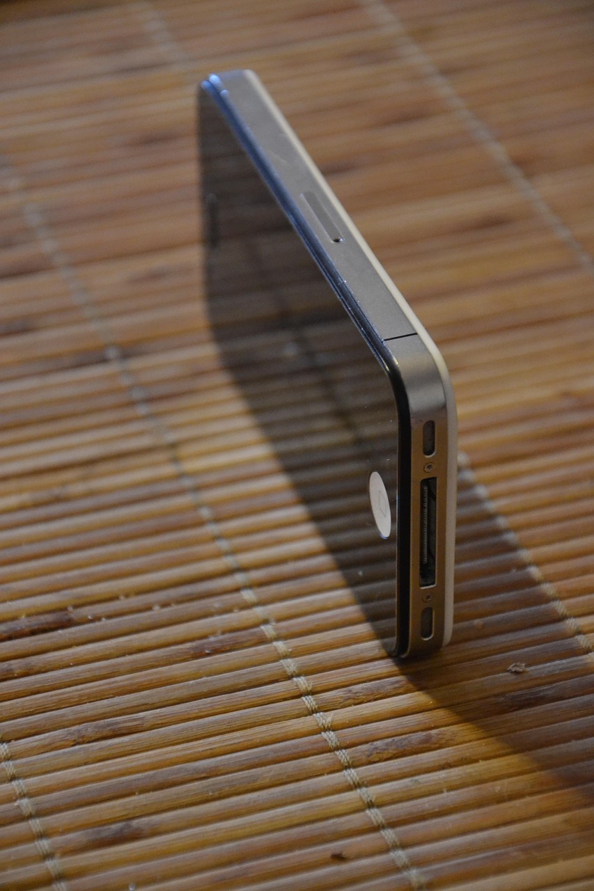 探索经典，iPhone 4的非凡参数与时代印记