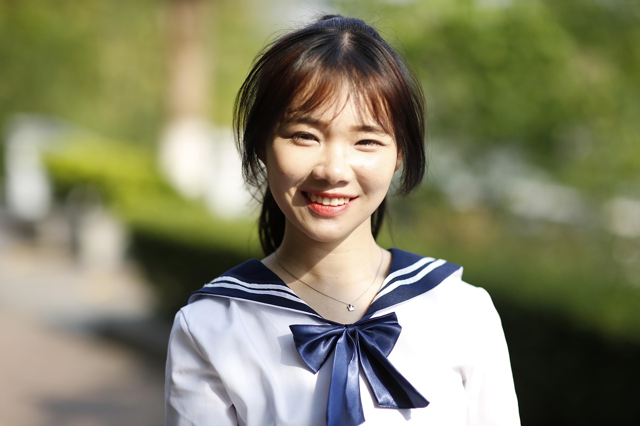 蓝姐三中三论坛,蓝姐三中三大论坛，互联网时代下的社区力量与智慧碰撞