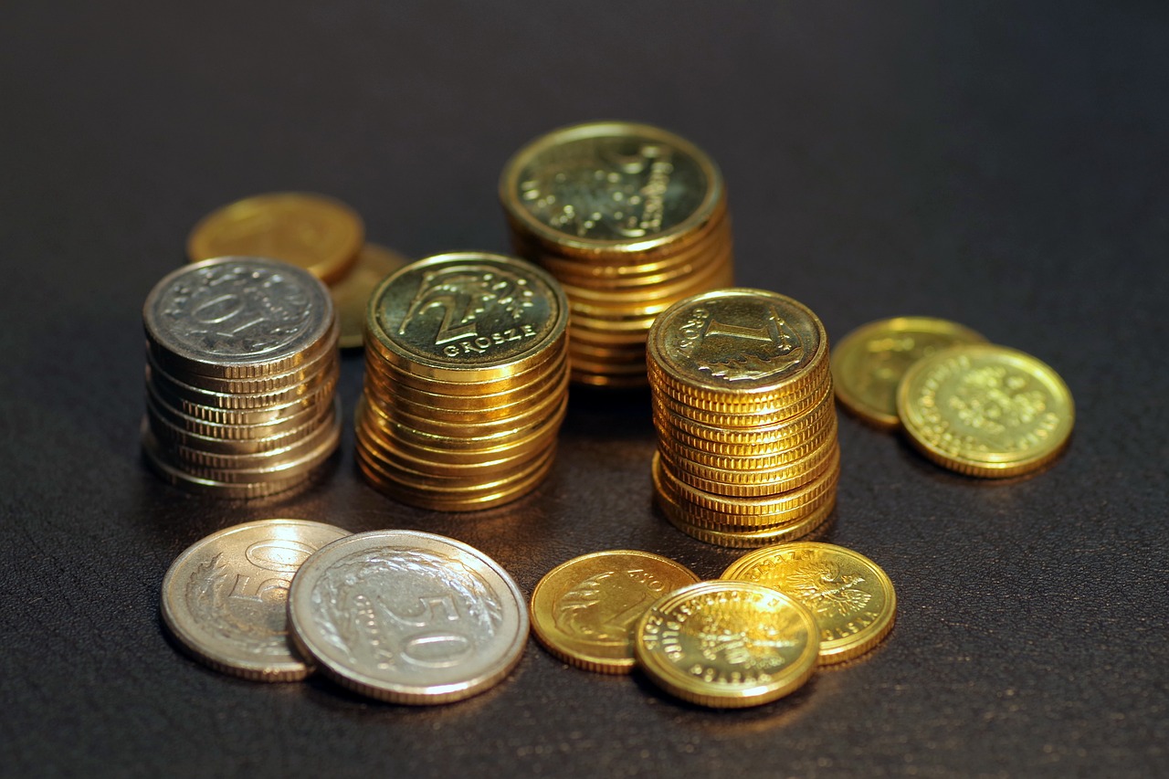 澳门六福黄金今日价格多少钱一克呢最新,澳门六福黄金今日价格，金光闪耀背后的市场洞察